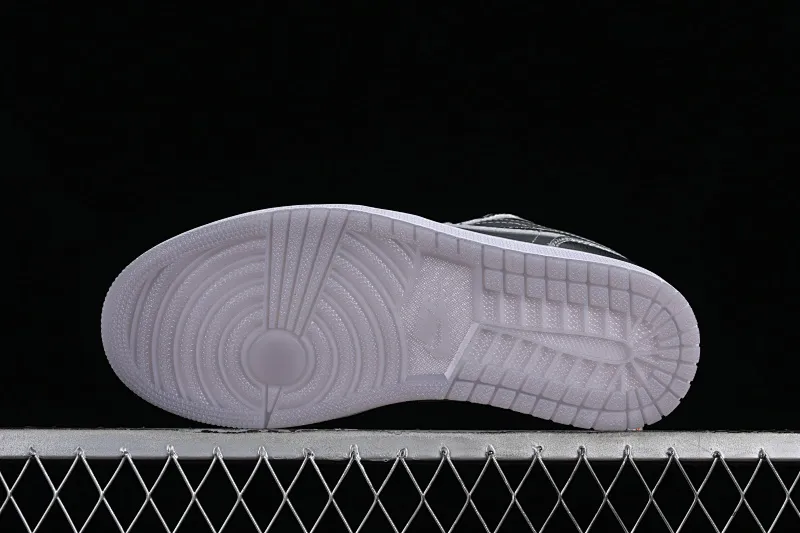 All categories Air Jordan Jordan series basketball shoes Air Jordan 1 Low Z version Air Jordan 1 Low "Metallic Silver" AJ1 Joe 1 liquid silver low-top cultural casual sneakers FN5030-001